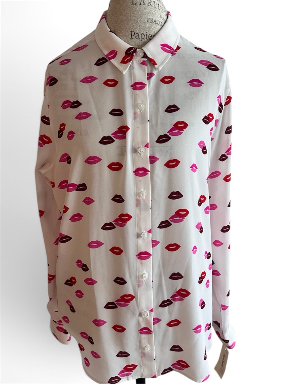 Brand new with tag Blouse for woman very elegant and chic shirt XL